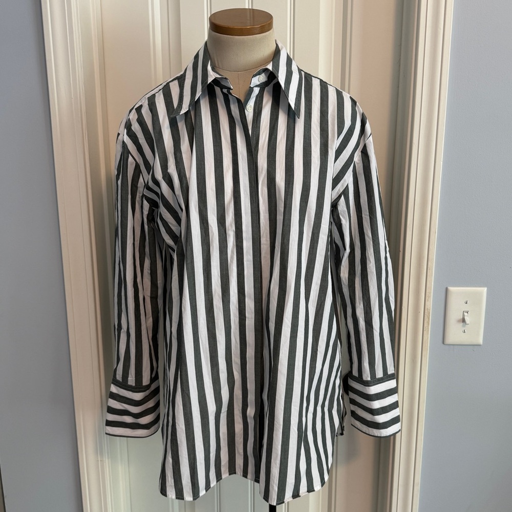 Banana Republic Small The Oversized Shirt Gray & White Stripe Relaxed Boyfriend